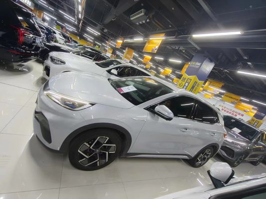Bianco Certificato Auto elettriche pre-possedute Ingegneria Macchine prestazioni eccezionali